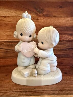 Precious Moments - He’s The Healer Of Broken Hearts #100080 PM3